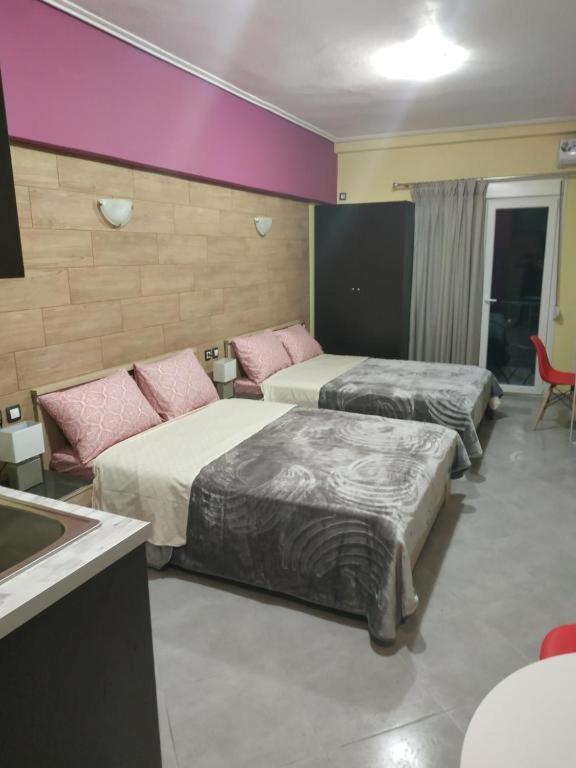 G M 2 Rooms Kentro In The Heart Of The City Larissa Luaran gambar